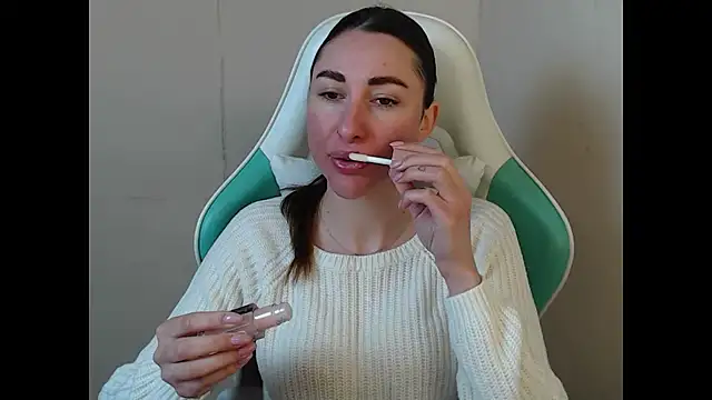 cammila horn online show from 03/10/26, 06:40