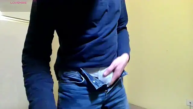 Snapshot of Ele7b5 chatting on 03/08/26, 10:57 Ele7b5 online show from 03/08/26, 10:57