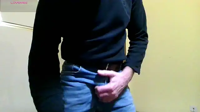 Snapshot of Ele7b5 chatting on 03/12/26, 11:11 Ele7b5 online show from 03/12/26, 11:11