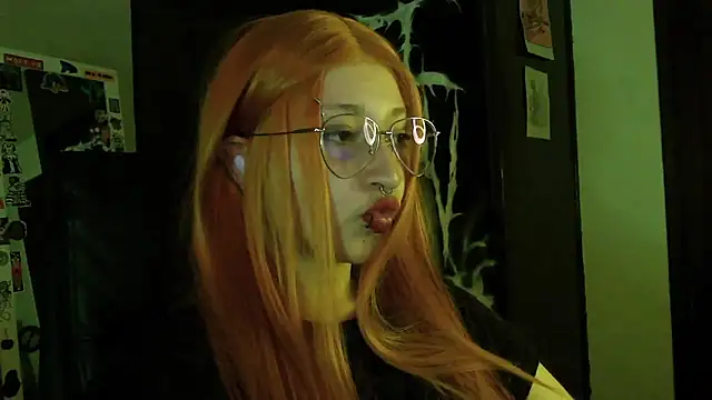 Snapshot of Aoidandelion chatting on 03/25/26, 11:44 Aoidandelion online show from 03/25/26, 11:44