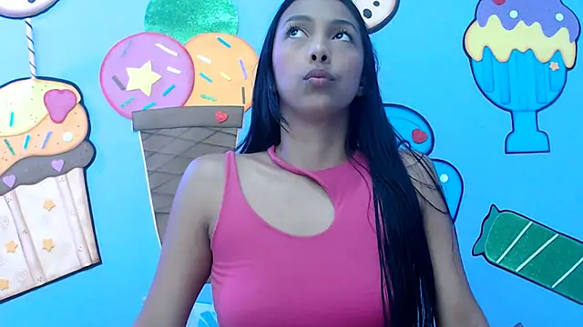 Snapshot of skinnysexzara18 chatting on 01/18/26, 01:42 skinnysexzara18 online show from 01/18/26, 01:42