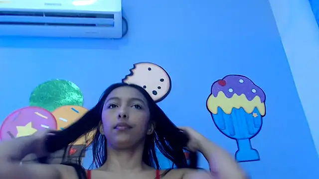 Snapshot of skinnysexzara18 chatting on 02/14/26, 02:08 skinnysexzara18 online show from 02/14/26, 02:08