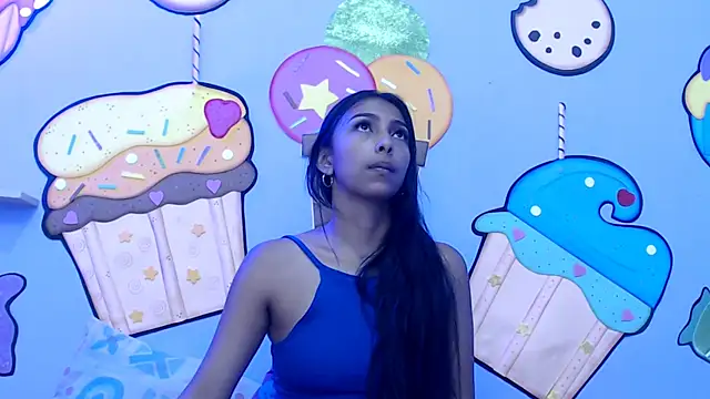 Snapshot of skinnysexzara18 chatting on 02/21/26, 02:45 skinnysexzara18 online show from 02/21/26, 02:45