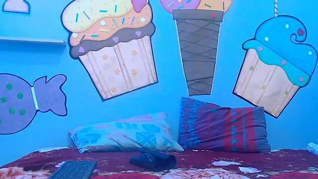 Snapshot of skinnysexzara18 chatting on 02/22/26, 01:29 skinnysexzara18 online show from 02/22/26, 01:29