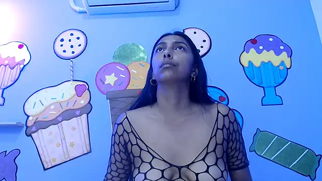 Snapshot of skinnysexzara18 chatting on 03/02/26, 05:19 skinnysexzara18 online show from 03/02/26, 05:19