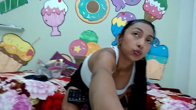 Snapshot of skinnysexzara18 chatting on 03/20/26, 02:49 skinnysexzara18 online show from 03/20/26, 02:49