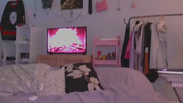 Snapshot of xouniq chatting on 02/12/26, 03:01 xouniq online show from 02/12/26, 03:01