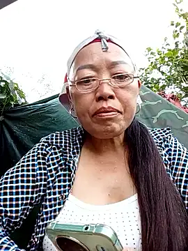 Snapshot of Agnes-baby chatting on 05/15/26, 10:55 Agnes-baby online show from 05/15/26, 10:55