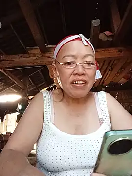 Snapshot of Agnes-baby chatting on 05/16/26, 12:18 Agnes-baby online show from 05/16/26, 12:18