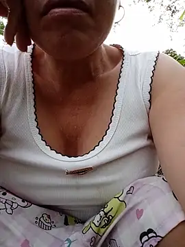 Snapshot of Agnes-baby chatting on 06/07/26, 10:46 Agnes-baby online show from 06/07/26, 10:46