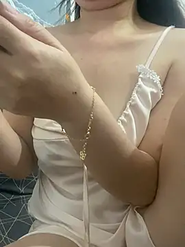 Snapshot of Avelyn-n chatting on 01/11/26, 02:55 Avelyn-n online show from 01/11/26, 02:55