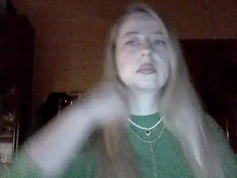 Snapshot of Miralisse chatting on 03/08/26, 08:45 Miralisse online show from 03/08/26, 08:45