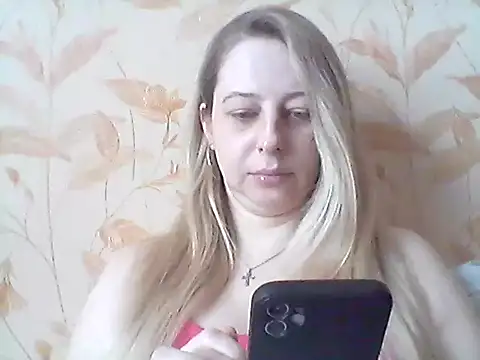 Snapshot of Miralisse chatting on 03/13/26, 09:16 Miralisse online show from 03/13/26, 09:16