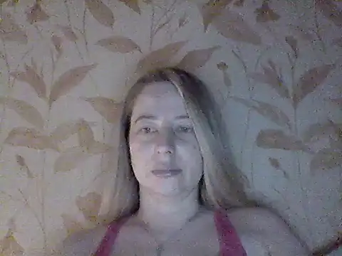 Snapshot of Miralisse chatting on 03/18/26, 07:28 Miralisse online show from 03/18/26, 07:28