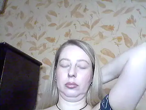 Snapshot of Miralisse chatting on 03/26/26, 08:14 Miralisse online show from 03/26/26, 08:14