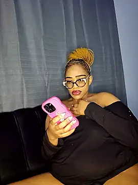 Snapshot of Sultrydiva1 chatting on 01/12/26, 02:17 Sultrydiva1 online show from 01/12/26, 02:17