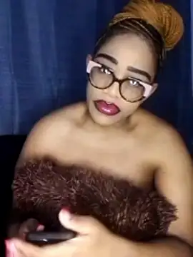 Snapshot of Sultrydiva1 chatting on 01/12/26, 10:59 Sultrydiva1 online show from 01/12/26, 10:59