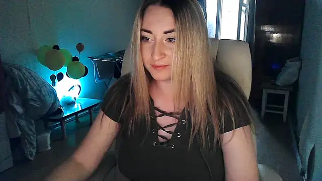 FoxyAnn12 online show from 06/21/26, 04:53