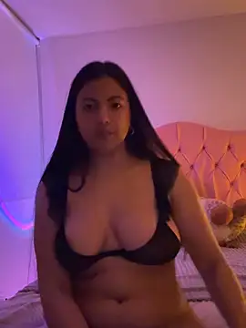 Snapshot of Nina_Belle chatting on 02/28/26, 03:40 Nina Belle online show from 02/28/26, 03:40