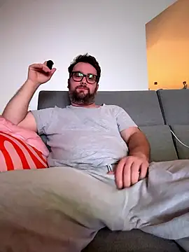 Snapshot of Dominic2295 chatting on 01/16/26, 04:27 Dominic2295 online show from 01/16/26, 04:27