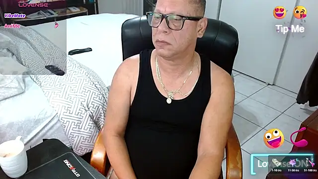 Snapshot of Daddy_1970 chatting on 03/08/26, 09:13 Daddy 1970 online show from 03/08/26, 09:13