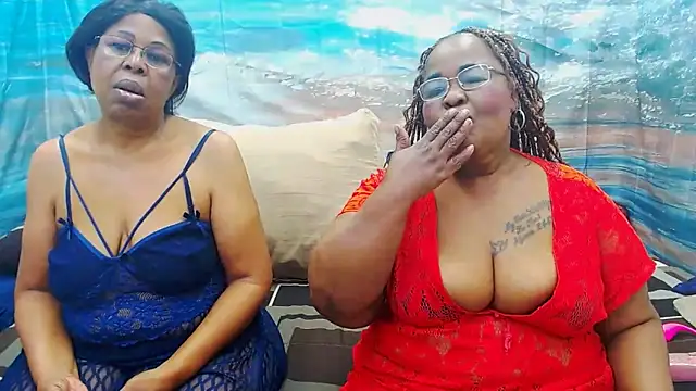 Snapshot of SEXY_MATURExx chatting on 06/19/26, 12:31 SEXY MATURExx online show from 06/19/26, 12:31