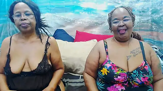 Snapshot of SEXY_MATURExx chatting on 06/24/26, 12:53 SEXY MATURExx online show from 06/24/26, 12:53