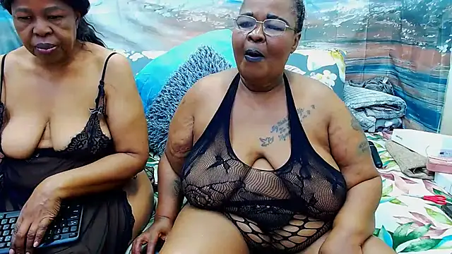Snapshot of SEXY_MATURExx chatting on 07/22/26, 05:05 SEXY MATURExx online show from 07/22/26, 05:05