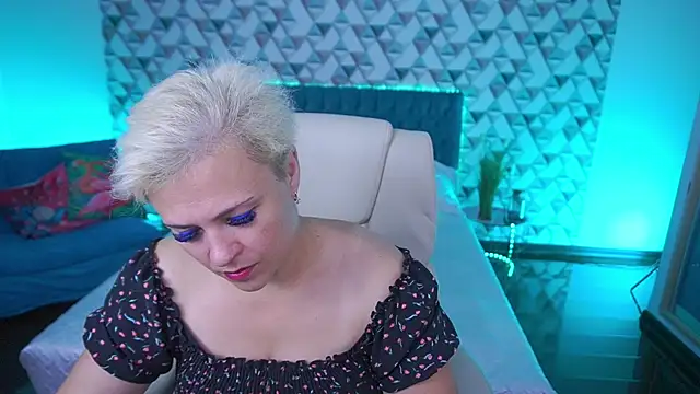 CrystalVibe online show from 06/13/26, 05:27