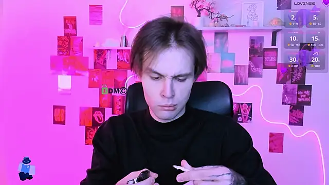 Snapshot of mister_alex_ chatting on 03/15/26, 08:15 mister alex online show from 03/15/26, 08:15