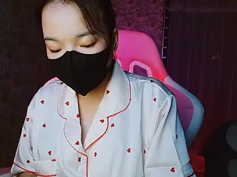 -Tamy- online show from 04/28/26, 02:33