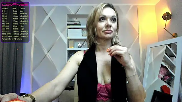 Monika-peach online show from 06/19/26, 09:18