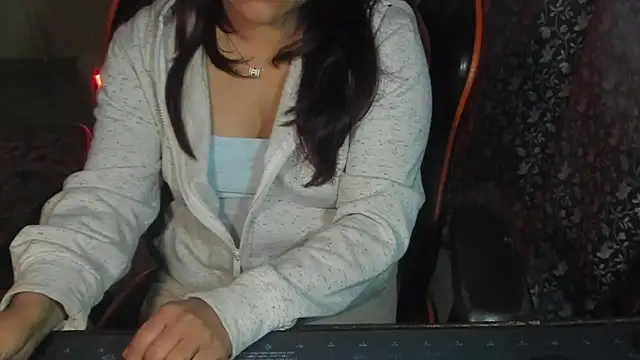 Snapshot of Tannushree chatting on 02/03/26, 11:10 Tannushree online show from 02/03/26, 11:10