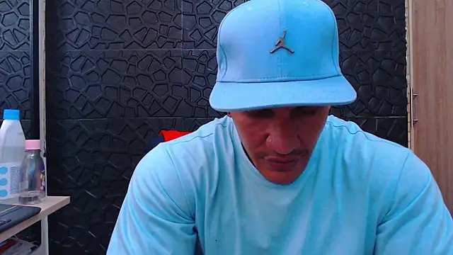 Snapshot of viktor_herrera chatting on 01/12/26, 07:30 viktor herrera online show from 01/12/26, 07:30