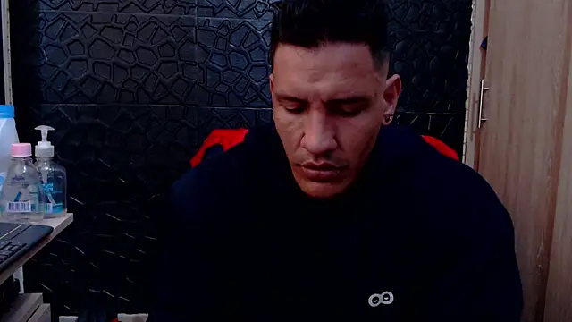 Snapshot of viktor_herrera chatting on 02/02/26, 03:33 viktor herrera online show from 02/02/26, 03:33