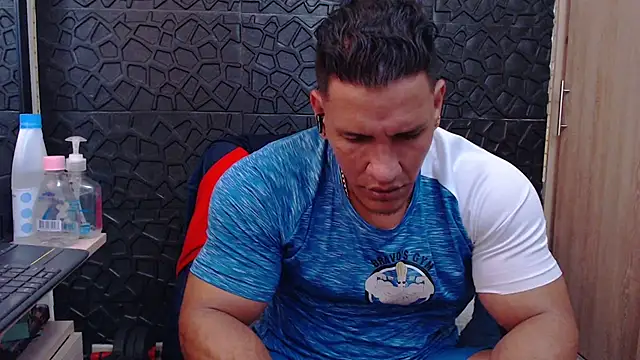 Snapshot of viktor_herrera chatting on 02/03/26, 03:50 viktor herrera online show from 02/03/26, 03:50