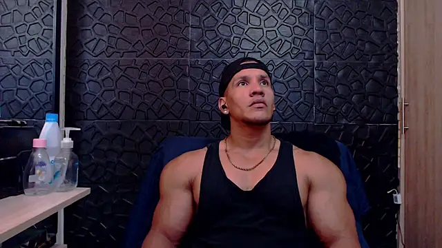 Snapshot of viktor_herrera chatting on 02/13/26, 03:41 viktor herrera online show from 02/13/26, 03:41