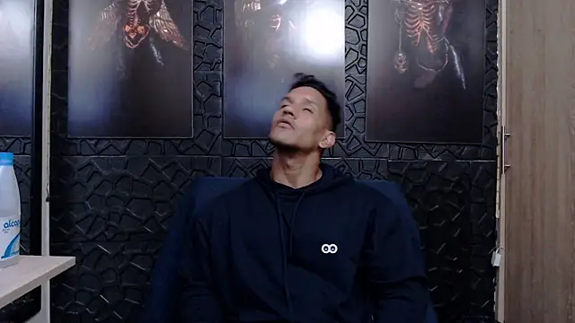 Snapshot of viktor_herrera chatting on 03/19/26, 07:01 viktor herrera online show from 03/19/26, 07:01