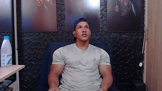 Snapshot of viktor_herrera chatting on 03/24/26, 06:13 viktor herrera online show from 03/24/26, 06:13