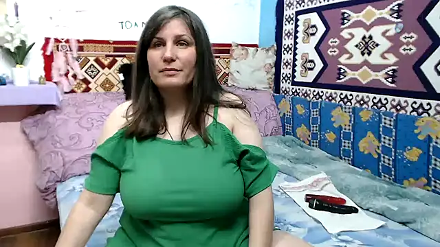 Adelinemilf online show from 04/19/26, 05:01