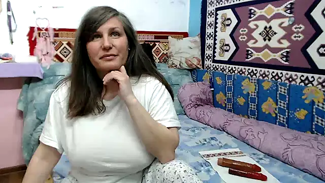 Adelinemilf online show from 04/28/26, 01:49