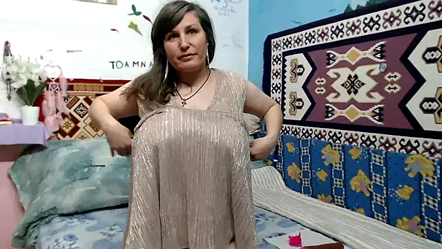 Adelinemilf online show from 04/30/26, 12:33
