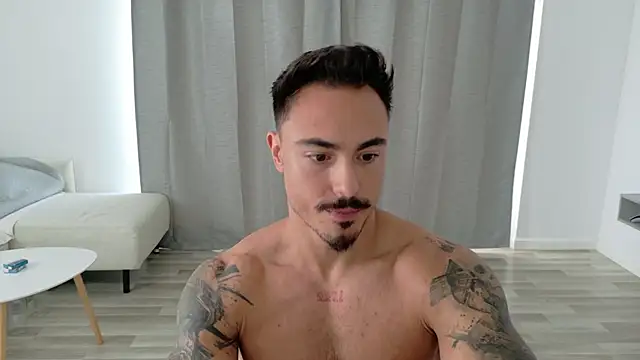 Snapshot of Master_Lukas chatting on 05/23/26, 01:26 Master Lukas online show from 05/23/26, 01:26
