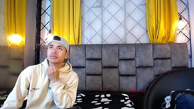 Snapshot of Maik_Russo chatting on 02/04/26, 11:16 Maik Russo online show from 02/04/26, 11:16