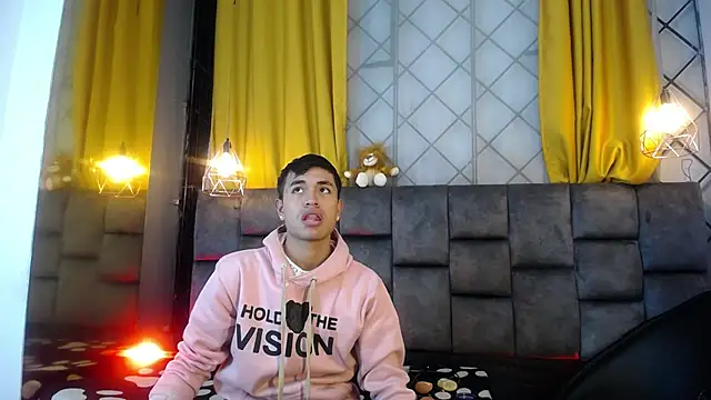 Snapshot of Maik_Russo chatting on 02/12/26, 10:54 Maik Russo online show from 02/12/26, 10:54