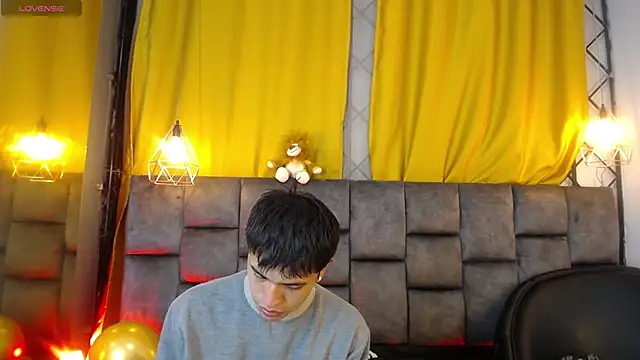 Snapshot of Maik_Russo chatting on 02/15/26, 11:45 Maik Russo online show from 02/15/26, 11:45