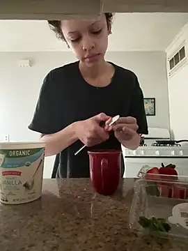 Snapshot of jojosbizarrelyf chatting on 02/14/26, 02:36 jojosbizarrelyf online show from 02/14/26, 02:36