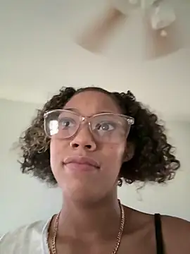 Snapshot of jojosbizarrelyf chatting on 02/17/26, 04:13 jojosbizarrelyf online show from 02/17/26, 04:13