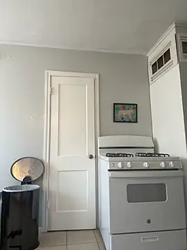 Snapshot of jojosbizarrelyf chatting on 02/24/26, 04:05 jojosbizarrelyf online show from 02/24/26, 04:05