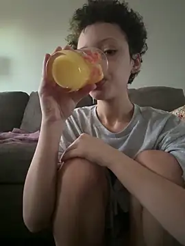 Snapshot of jojosbizarrelyf chatting on 02/26/26, 01:43 jojosbizarrelyf online show from 02/26/26, 01:43